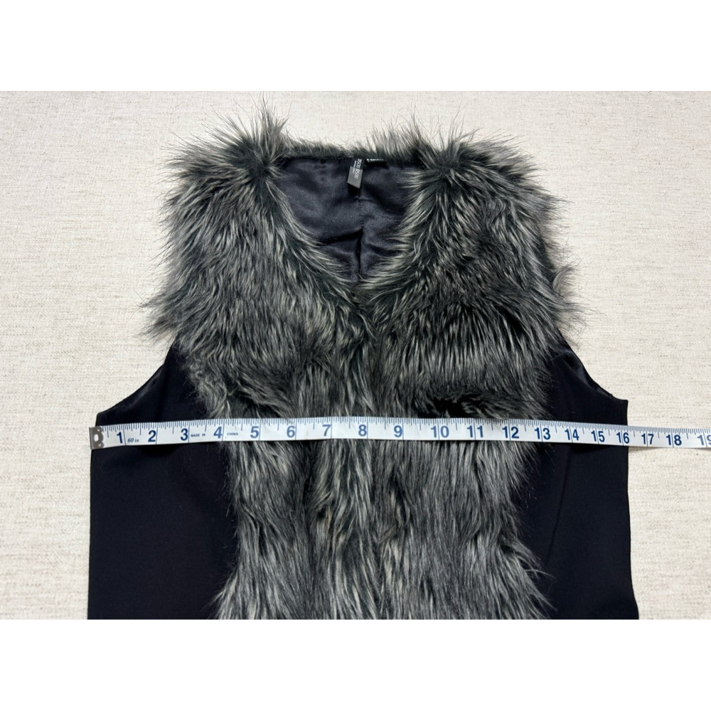 Bisou Bisou Women’s Y2K Faux Fur Vest Gray Black Preppy Grunge Going Out Goth - Picture 5 of 8